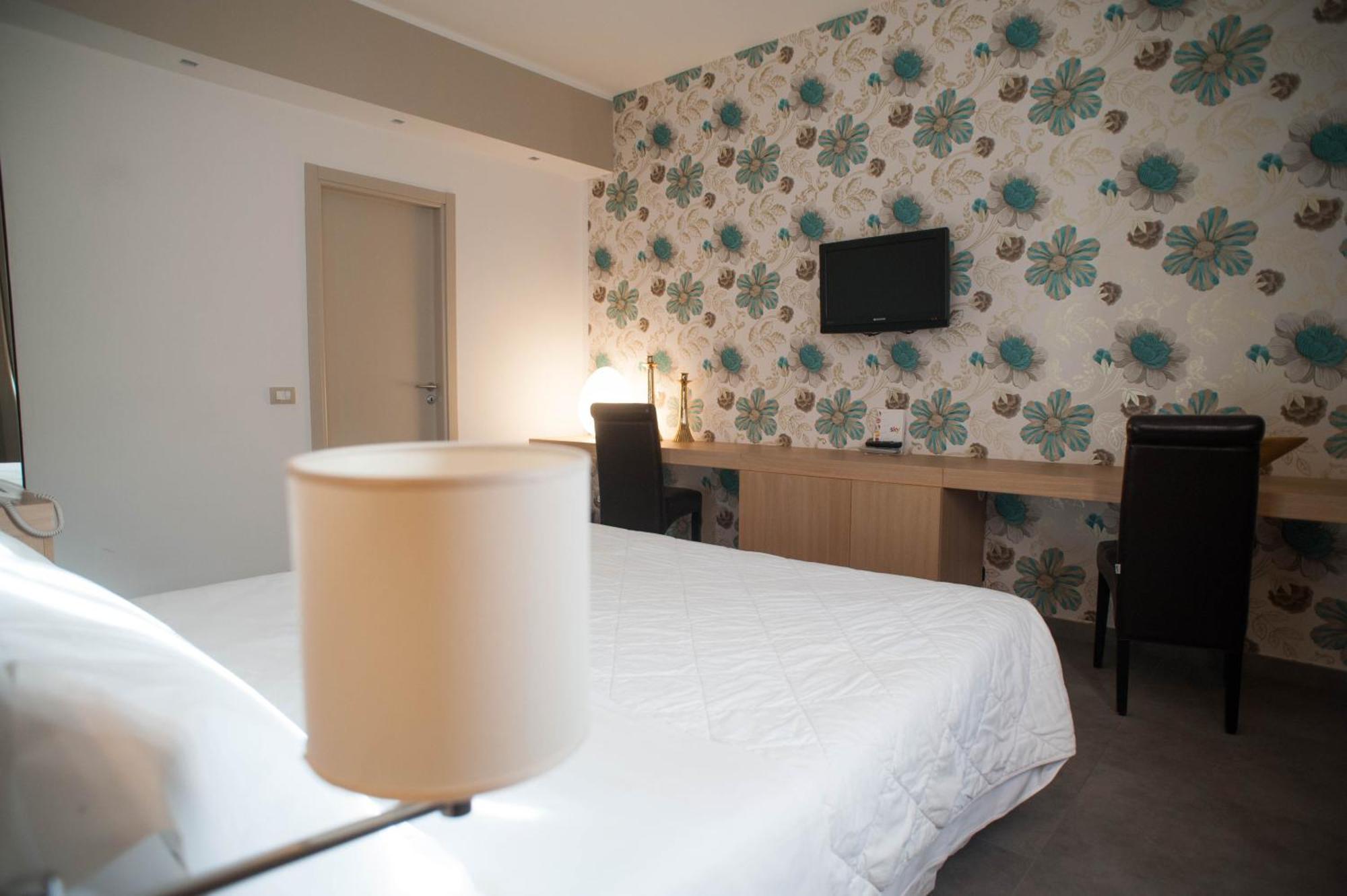 Ferrohotel Μόντικα Εξωτερικό φωτογραφία